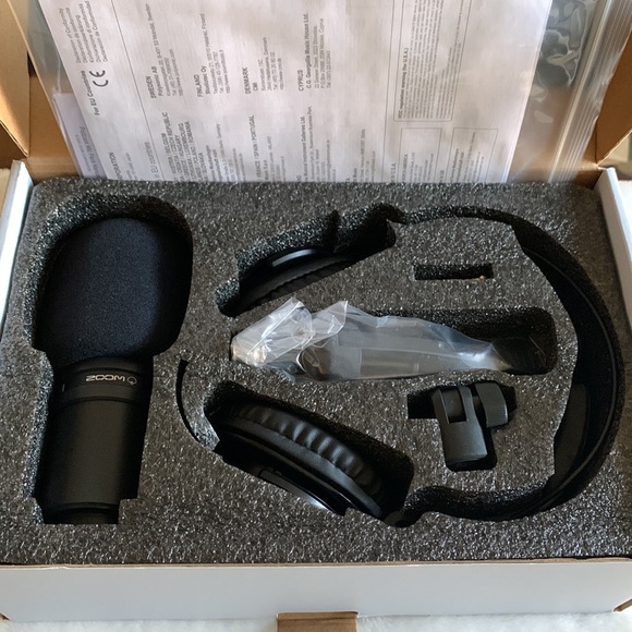 Zoom Podcast Mic Pack - Picture 4 of 4